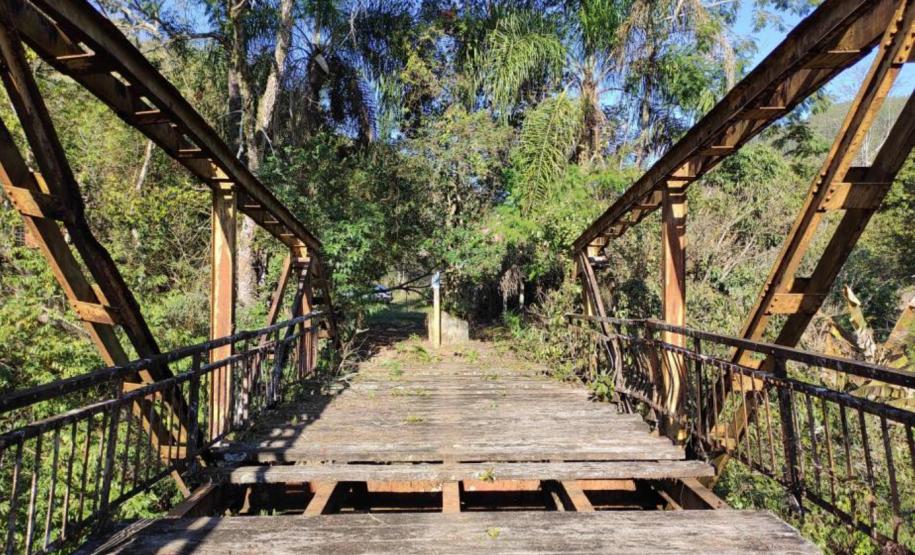 Edital para reforma de passarela entre Rio Branco do Sul e Cerro Azul tem resultado final