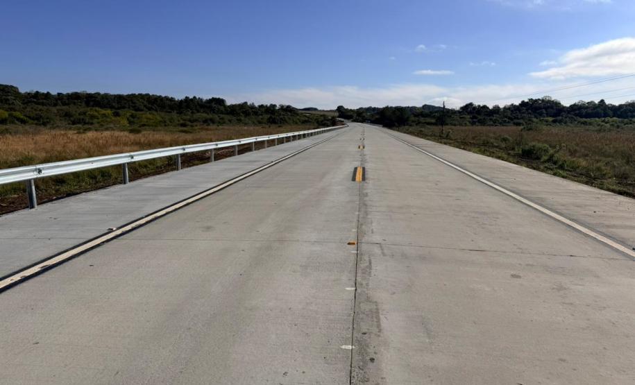 Restauração em concreto da PR-151 entre Ponta Grossa e Palmeira chega a 53% de execução
