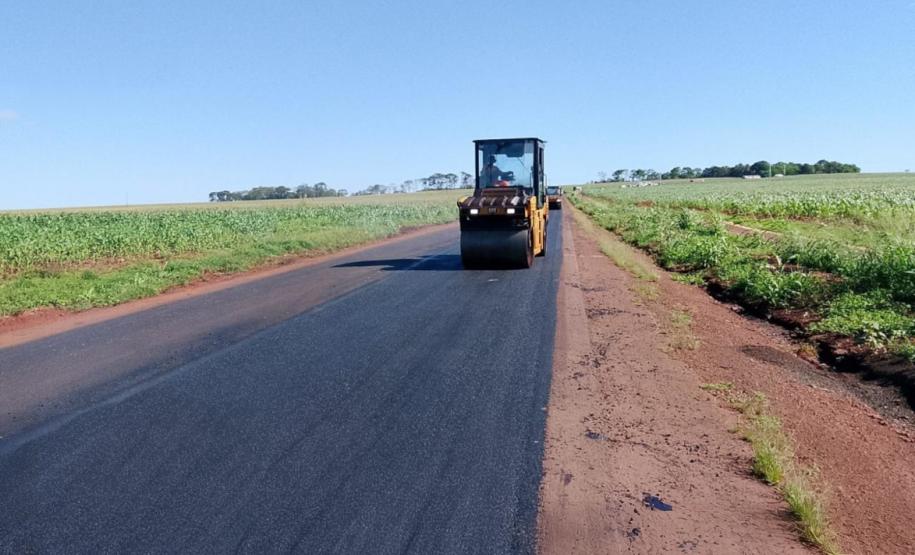 DER/PR promove obras de conservação do pavimento da PR-317 em Santa Helena