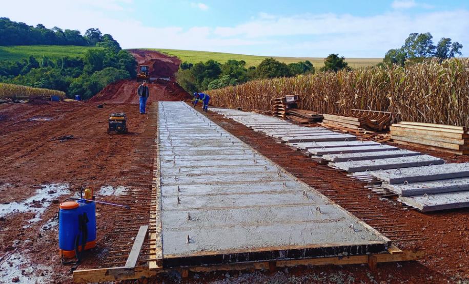 Pavimentação de rodovias entre Cafelândia, Nova Aurora e Tupãssi chega a 15%