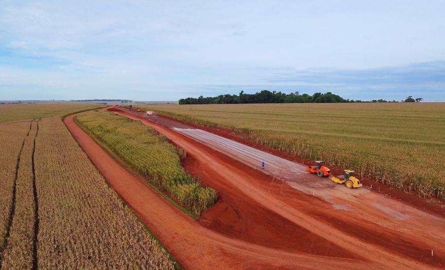 Pavimentação de rodovias entre Cafelândia, Nova Aurora e Tupãssi chega a 15%