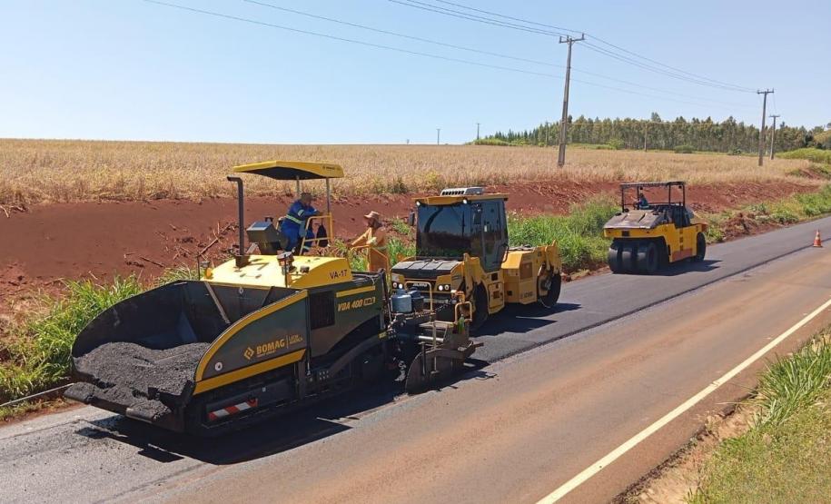 DER/PR reforça o pavimento da PR-090 entre Sertanópolis e Bela Vista do Paraíso