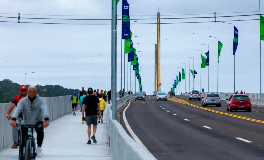 Ponte de Guaratuba impulsiona mobilidade com mais de 7 mil passagens de ciclistas em um mês