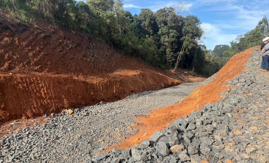 No 3° mês, pavimentação da rodovia entre Imbaú e Reserva chega a 7,5% de execução