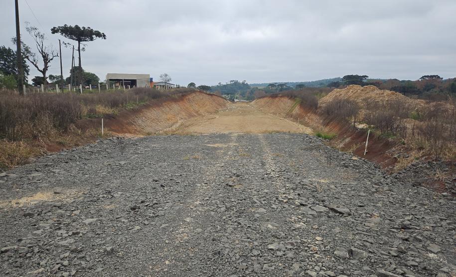 Obra de pavimentação da PR-364 em Irati é retomada após conclusão de estudo sobre fósseis