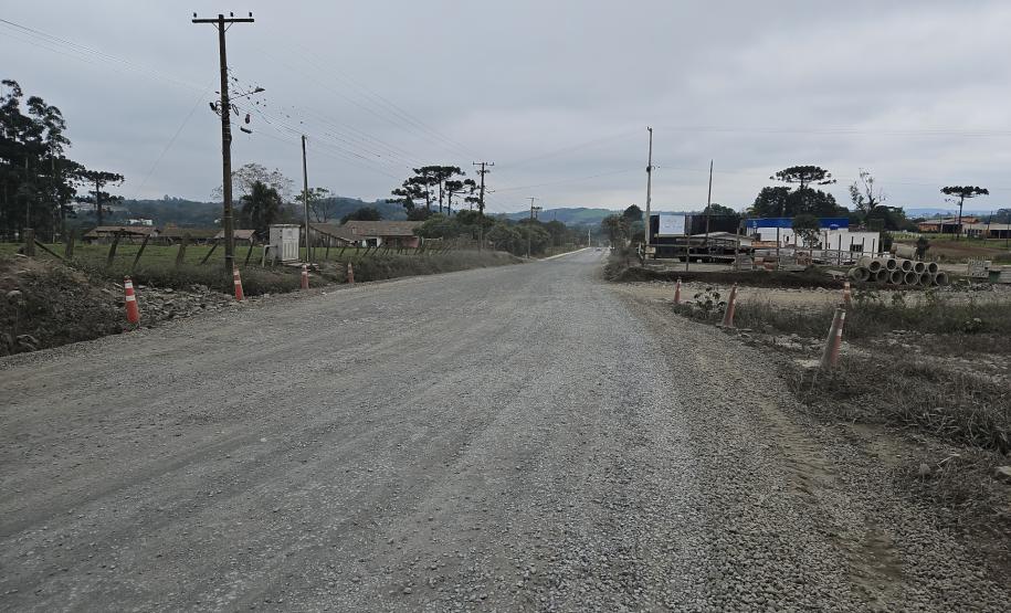 Obra de pavimentação da PR-364 em Irati é retomada após conclusão de estudo sobre fósseis