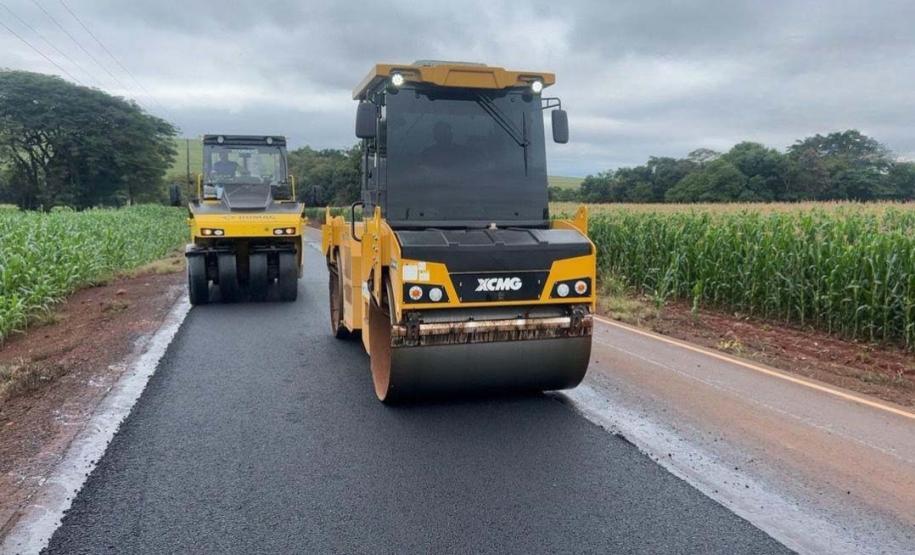 DER/PR realiza serviços de conservação em rodovia entre Sertanópolis e Primeiro de Maio