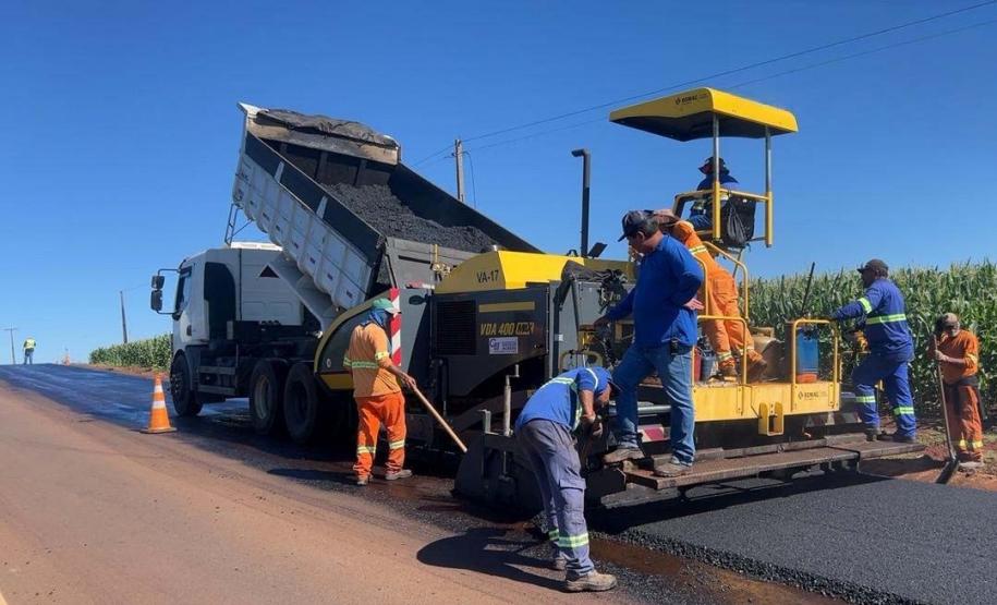 DER/PR realiza serviços de conservação em rodovia entre Sertanópolis e Primeiro de Maio