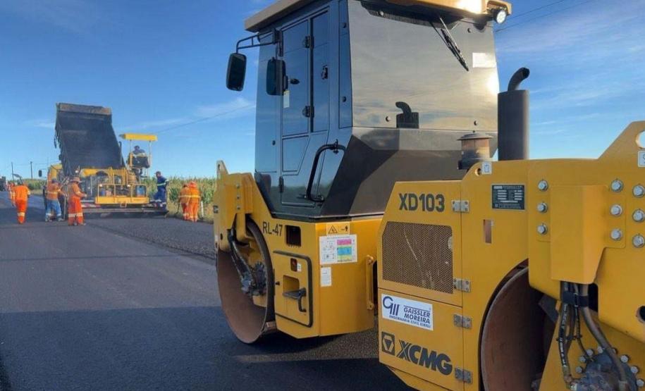 DER/PR realiza serviços de conservação em rodovia entre Sertanópolis e Primeiro de Maio