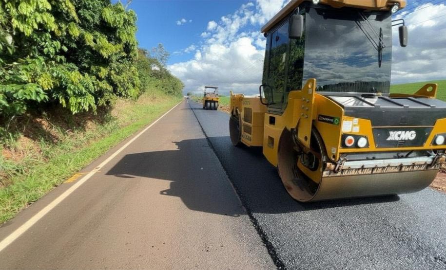 PR-445 entre Bela Vista do Paraíso e Primeiro de Maio recebe melhorias no pavimento