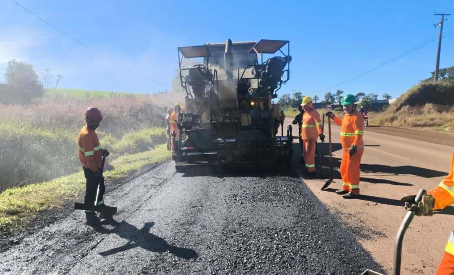 DER/PR faz melhorias nos acostamentos da PRC-158 em Rio Bonito do Iguaçu