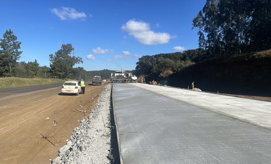 Obras de duplicação em concreto da PRC-466 entre Turvo e Palmeirinha ultrapassam 45%