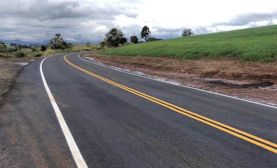 Rodovia de Manoel Ribas recebe reforço no pavimento em trecho de 24,35 km