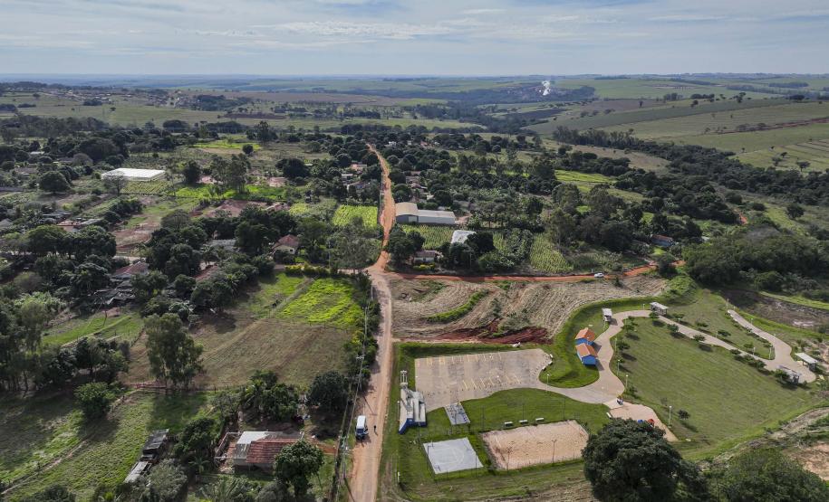 Em Cidade Gaúcha, Estado investe R$ 22,1 milhões para pavimentar maior vila rural do Paraná
