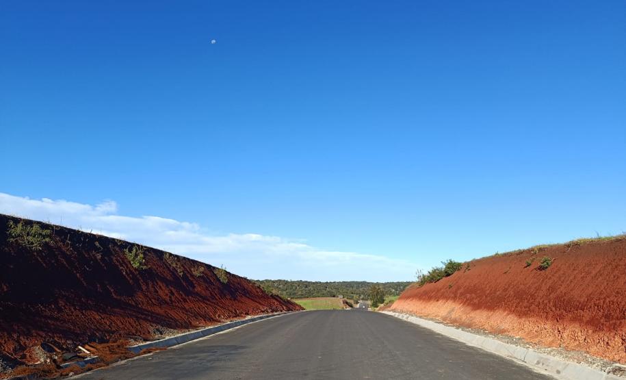 Obra de pavimentação de nova rodovia em Rebouças chega a 51% de execução
