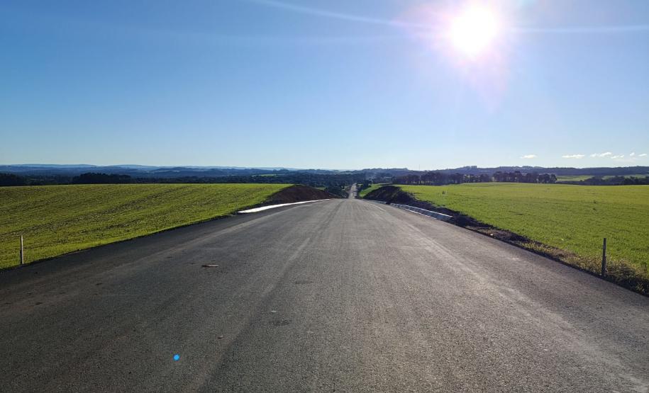 Obra de pavimentação de nova rodovia em Rebouças chega a 51% de execução