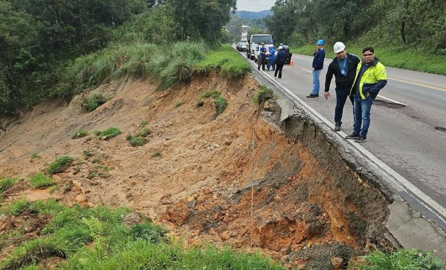 DER/PR contrata obra emergencial para recuperar erosão na Rodovia dos Minérios