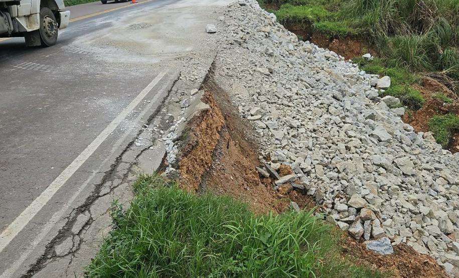 DER/PR contrata obra emergencial para recuperar erosão na Rodovia dos Minérios