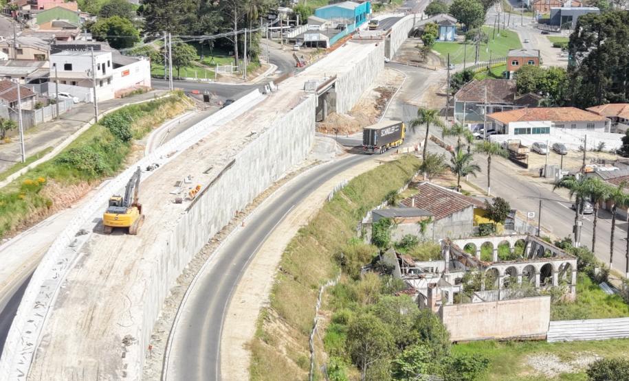 Em Palmeira, viaduto que integra obra de restauração em concreto da PR-151 está na fase final
