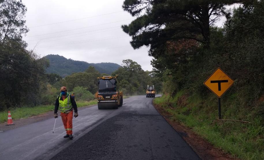 Rodovia entre Bituruna e General Carneiro tem sistema pare-e-siga
