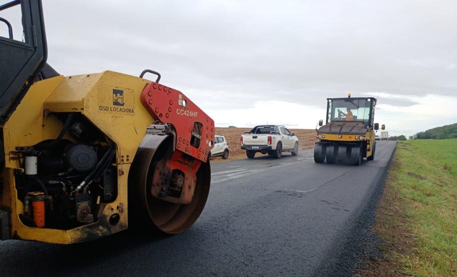 Rodovia entre Itapejara do Oeste e Bom Sucesso do Sul recebe conservação do pavimento