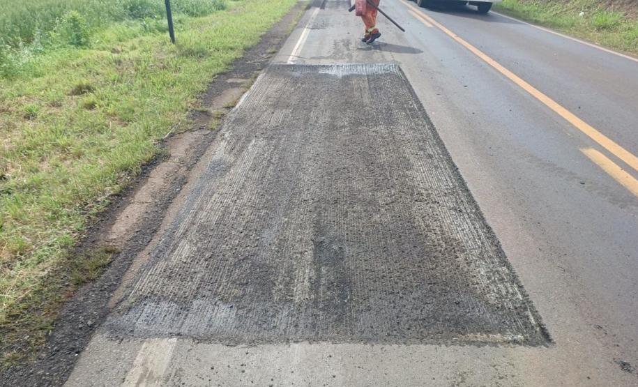 Rodovia entre Itapejara do Oeste e Bom Sucesso do Sul recebe conservação do pavimento