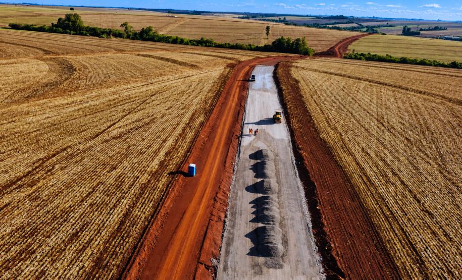 Pavimentação da PR-574 e PR-575 entre Cafelândia e Tupãssi